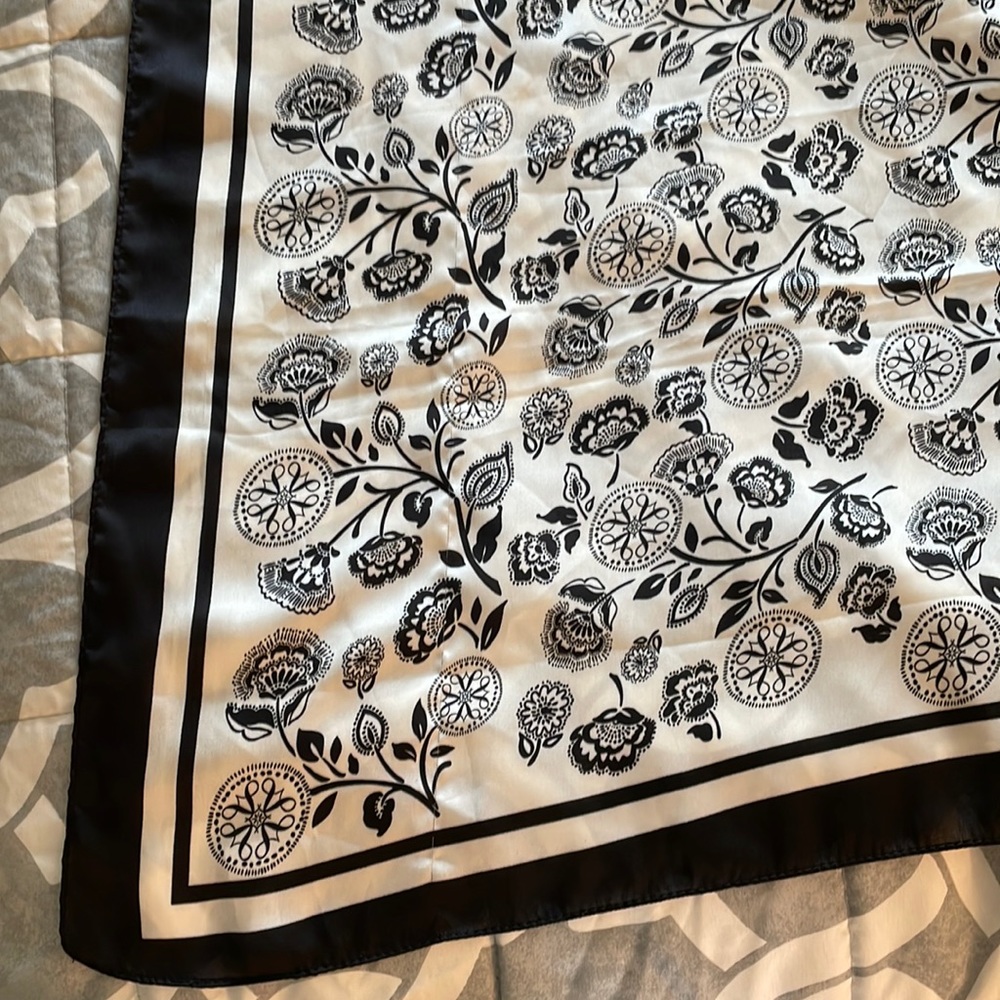 Never Worn Black and White Floral Designed Scarf